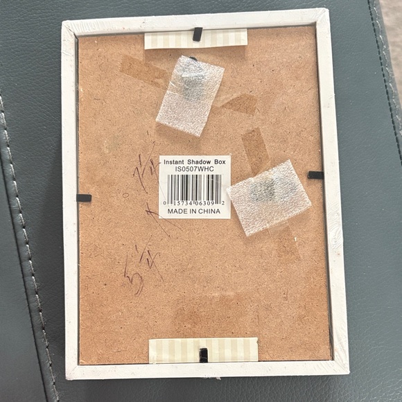 Instant Shadow Box with White Frame - Picture 4 of 9
